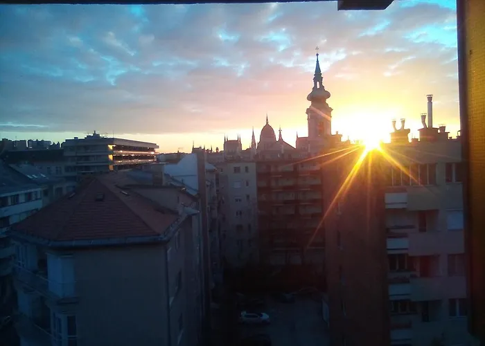 Buda Super Panorama Lägenhet *